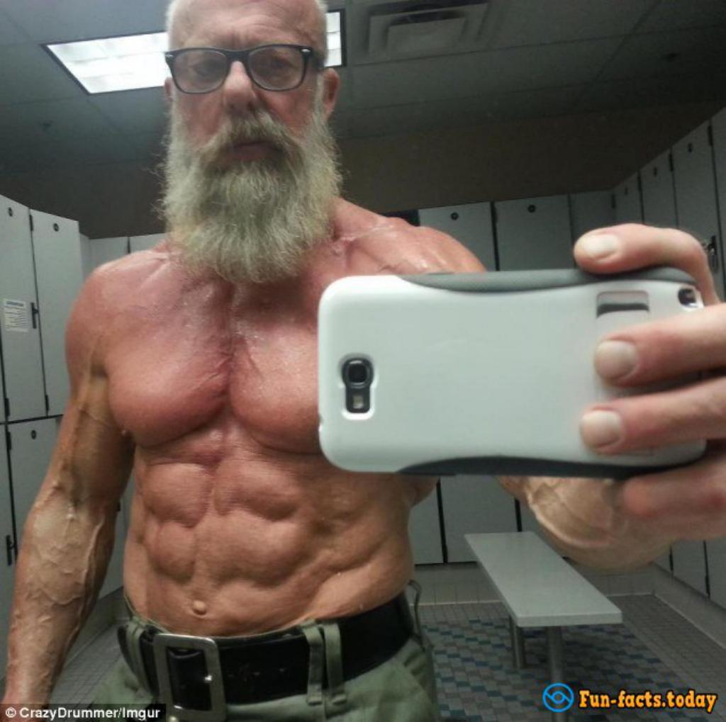Unbelievable 62 Years Old Retiree With Bodybuilder's Body