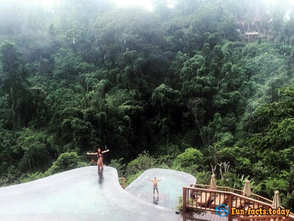 Top 10 World's Pools With Fantastic View