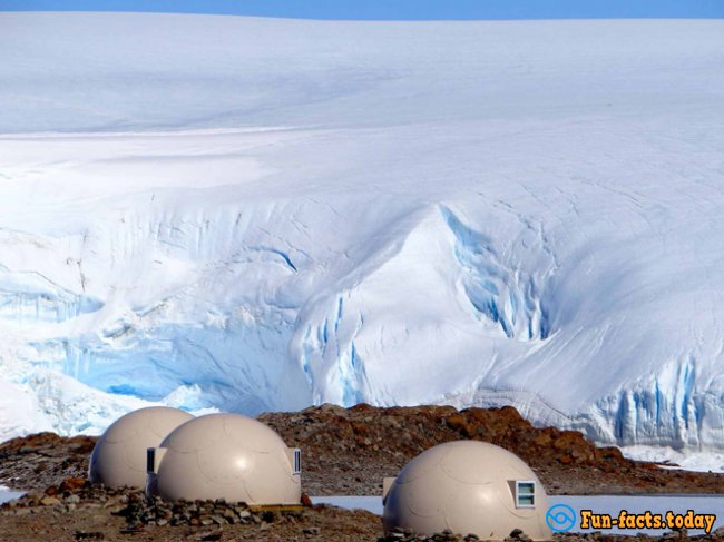 Visiting the Snow Queen: How Looks Like the First 5-Star Hotel in Antarctica