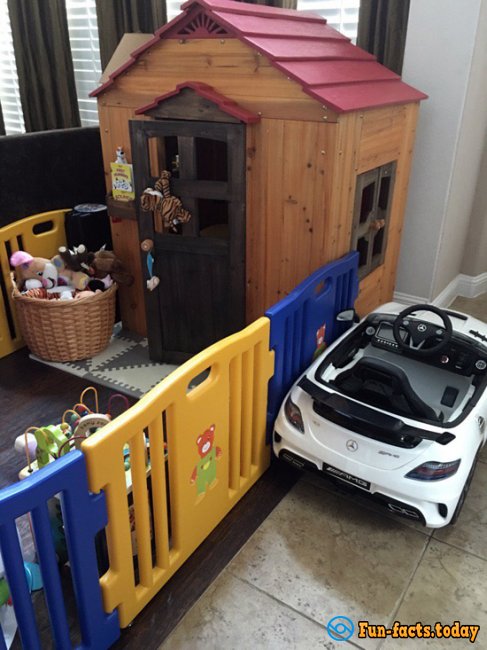 Little Princess! One-Year-Old Girl Has Own House, A Car and Lives in A Fairy Tale