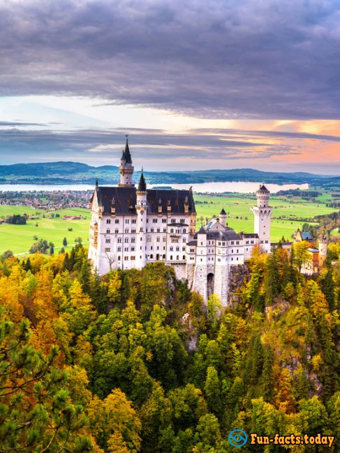 Most Romantic Palaces and Castles of the World Where You Can Feel Like a Princess